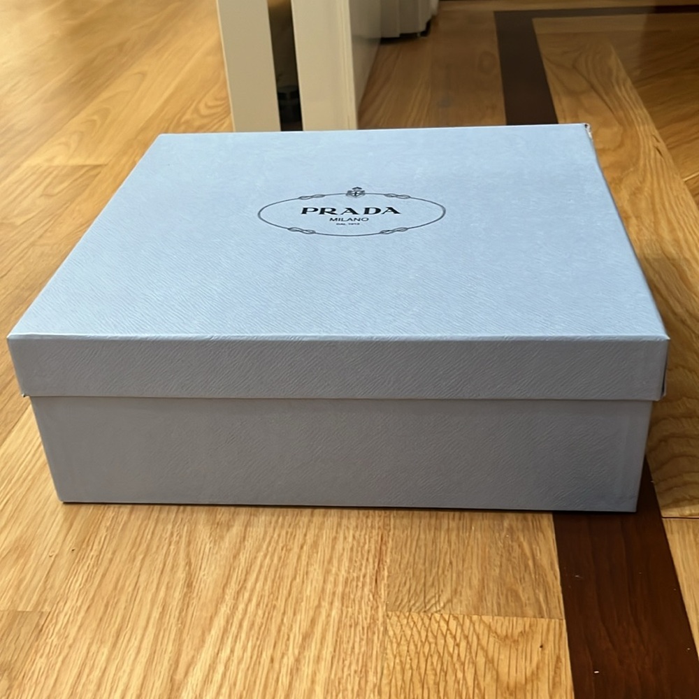 PRADA Big Box - Picture 2 of 8